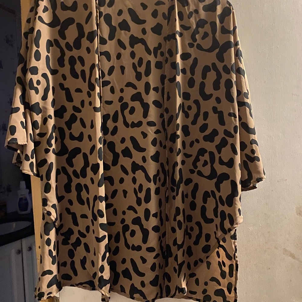 Women’s size small impressions dress shirt